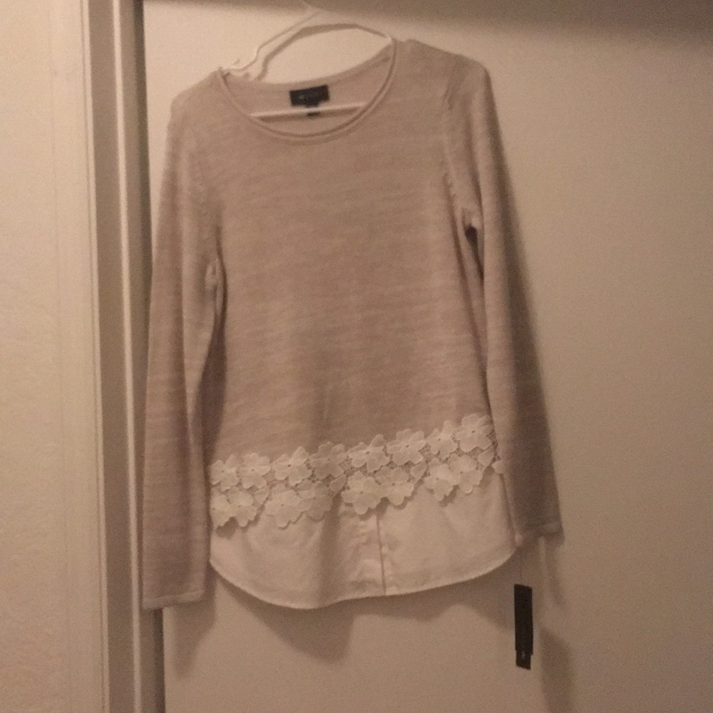 Gray/beige sweater never worn
